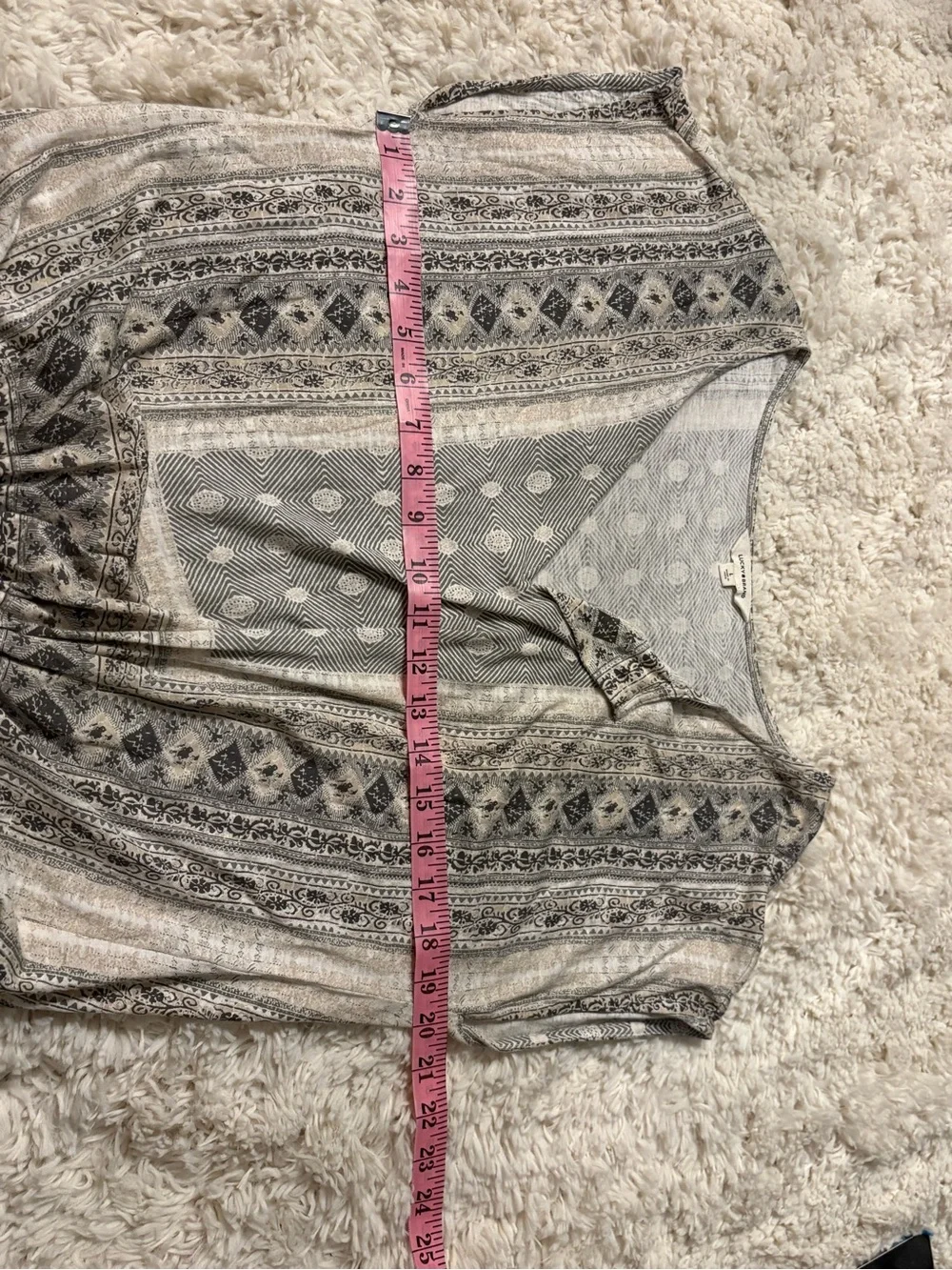 Lucky Brand Boho short sleeve v-neck top geometric tie-front - Picture 4 of 5